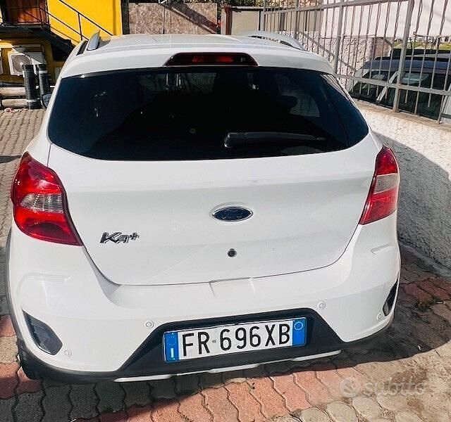 Begagnad Ford Ka Plus Active 95 HK (69 kW) 2018 Vit Halvkombi