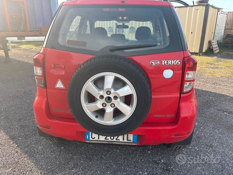 Usata Daihatsu Terios 105 CV (77 kW) 2006 SUV