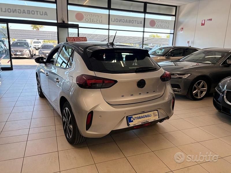 Usata Opel Corsa 100 CV (73 kW) 2025 Grigio Utilitaria