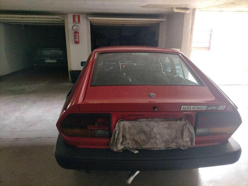 Usata Alfa Romeo GTV 129 CV (94 kW) 1982 Rosso Coupé