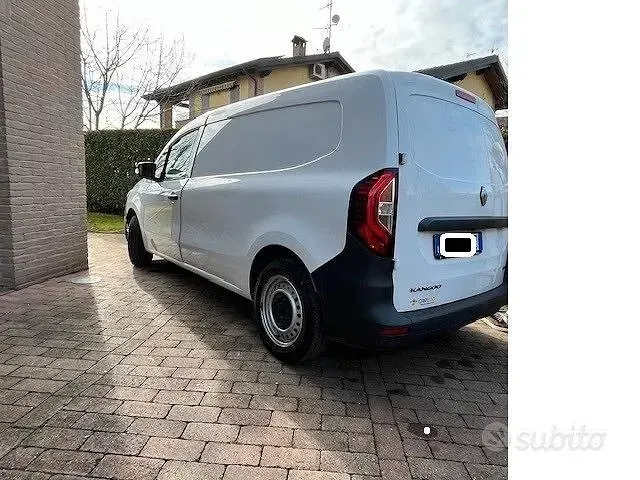Usata Renault Kangoo 50 kW (69 CV) 2026 Bianco Monovolume
