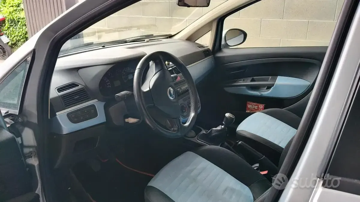 Usata Fiat Grande Punto 65 CV (47 kW) 2006 Grigio Utilitaria