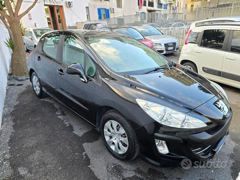Usata Peugeot 308 Active 93 CV (68 kW) 2012 Nero Berlina