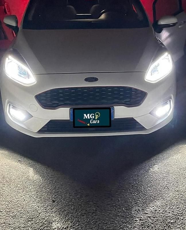 Bianco Usata 2018 Ford Fiesta ST-Line Berlina | 8000 € - Immagine 1/4