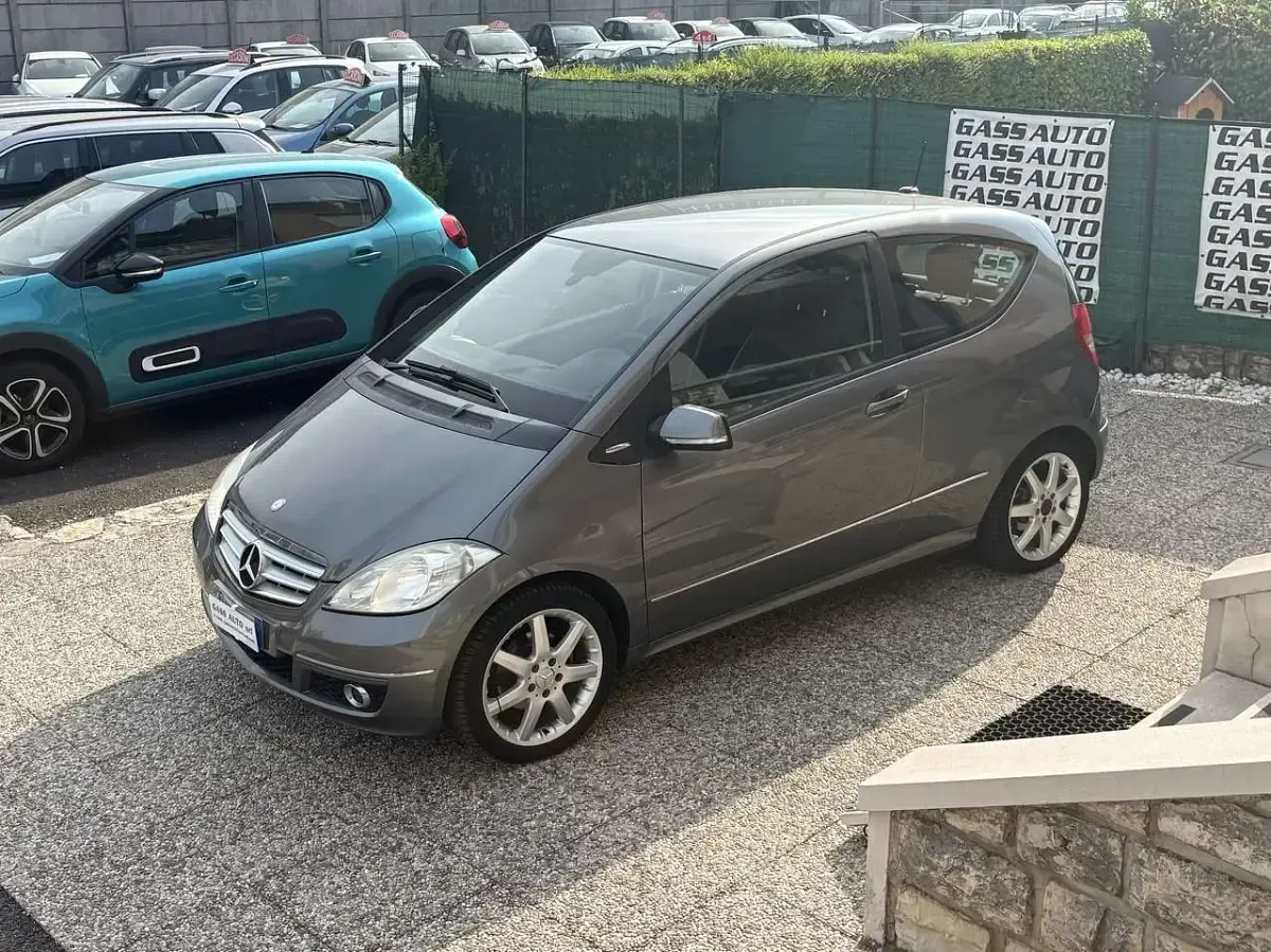 Usata Mercedes A150 Classic 95 CV (69 kW) 2009 Grigio Coupé