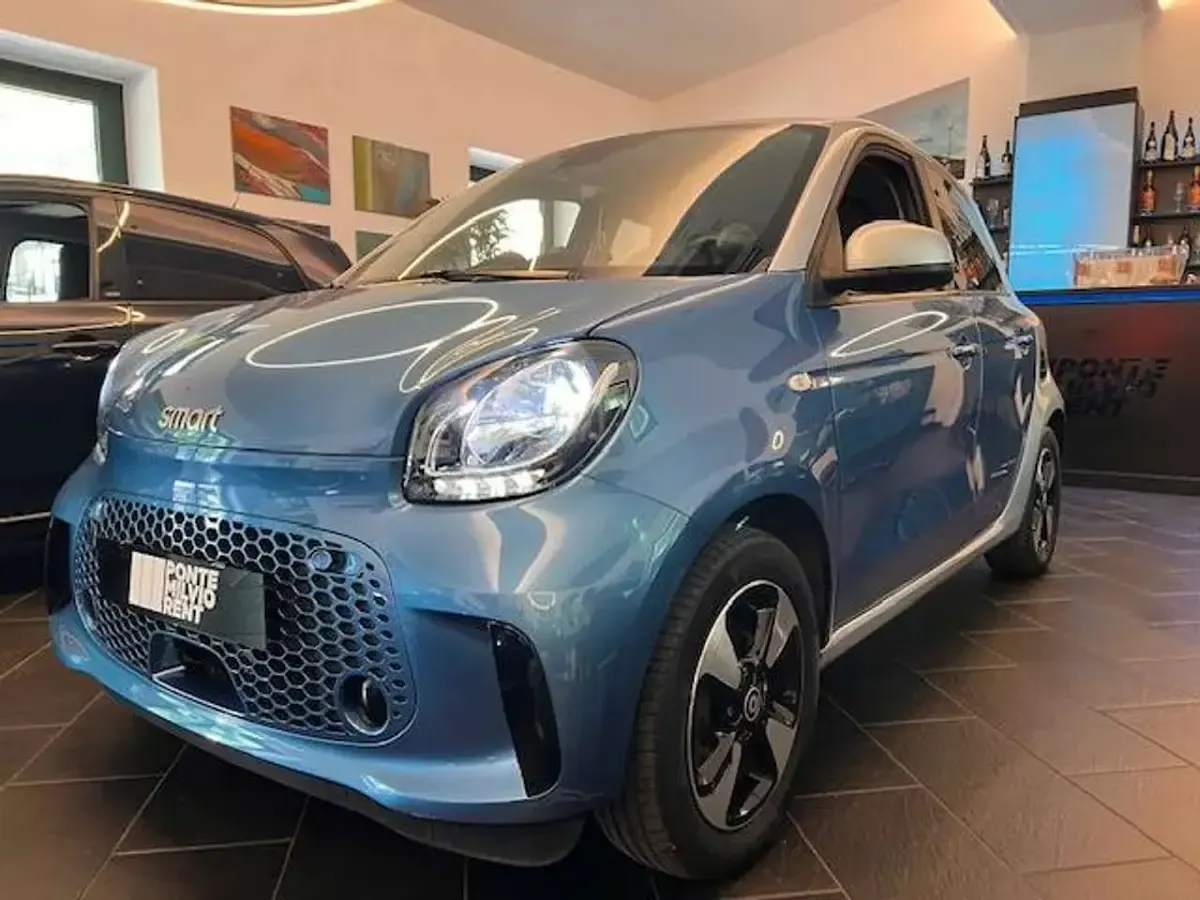 Usata Smart ForFour Electric Drive 41 kW (56 CV) 2020 Blu/azzurro Utilitaria