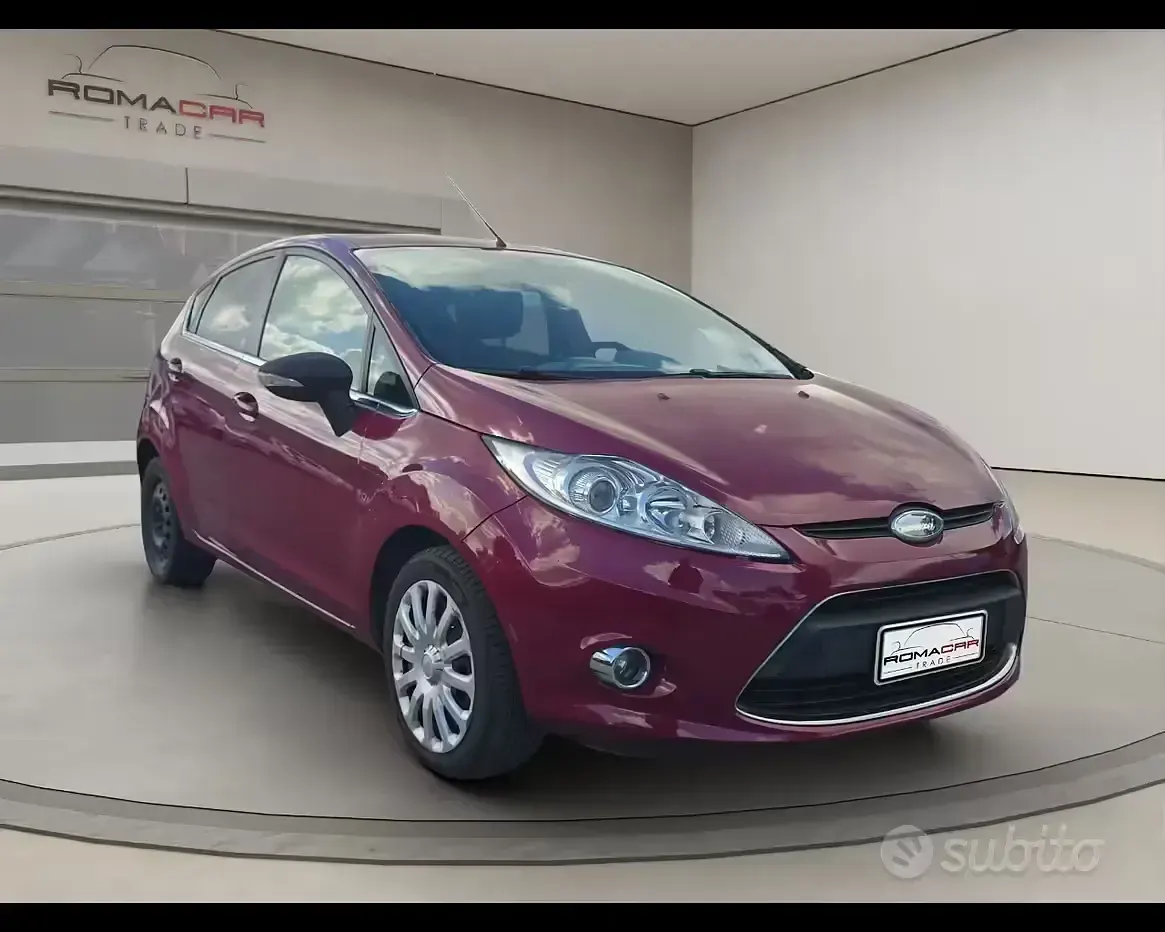 Usado Ford Fiesta 97 CV (71 kW) 2010 Rojo Berlina