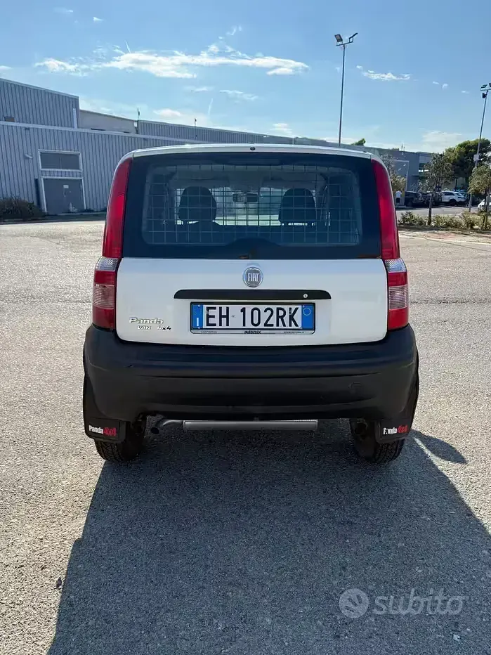 Usata Fiat Panda 4x4 Active 69 CV (50 kW) 2011 Bianco Utilitaria