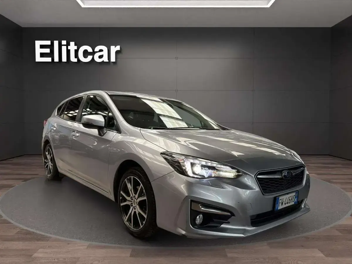 Usata Subaru Impreza Style 114 CV (83 kW) 2019 Argento Berlina