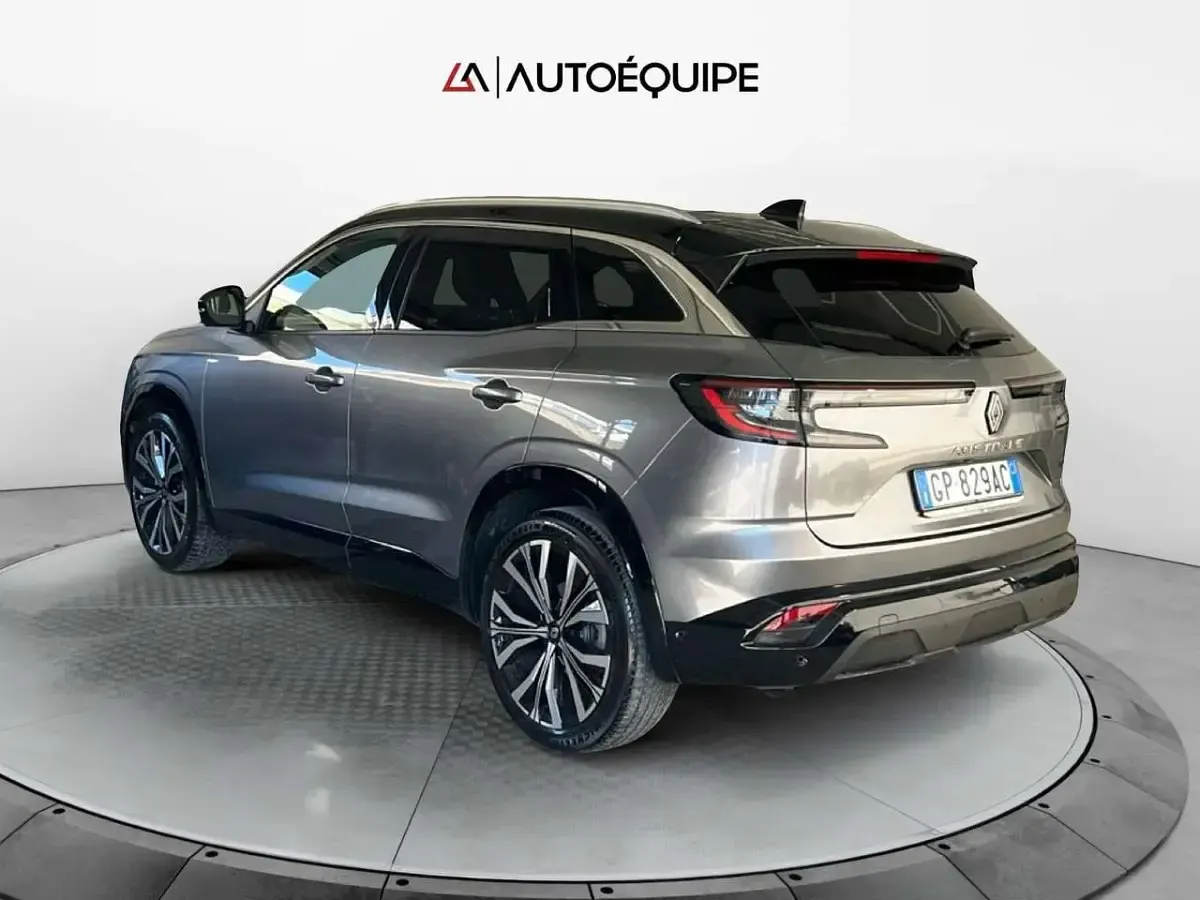 Usata Renault Austral Iconic 200 CV (147 kW) 2023 Grigio SUV