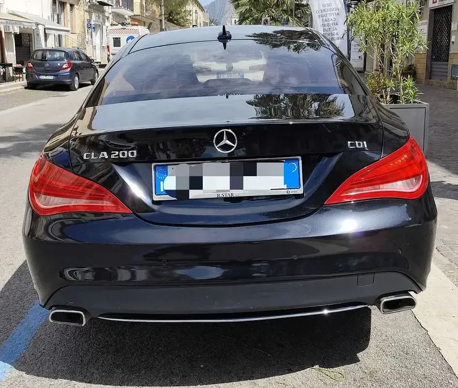 Usata Mercedes CLA200 Business 136 CV (100 kW) 2015 Nero Berlina