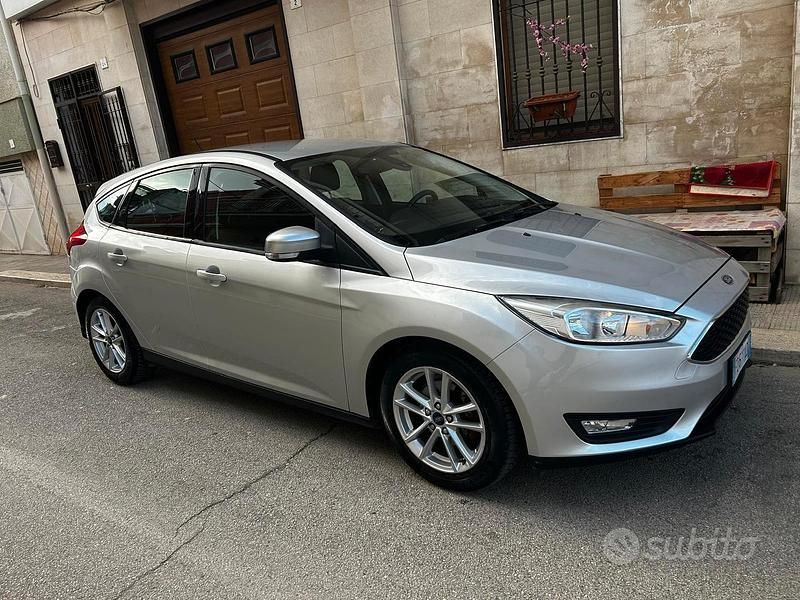 Usata Ford Focus 120 CV (88 kW) 2016 Grigio Berlina