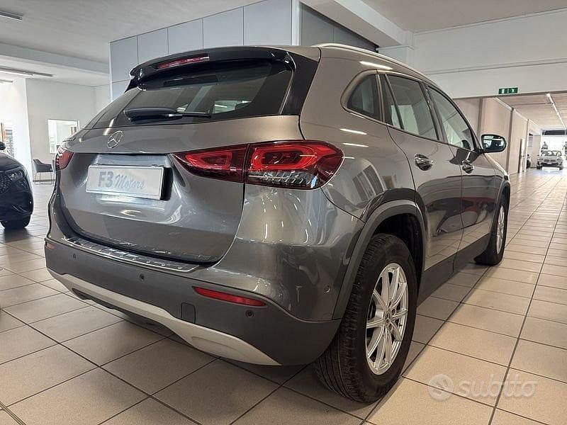 Usata Mercedes GLA180 Business 116 CV (85 kW) 2022 Grigio SUV