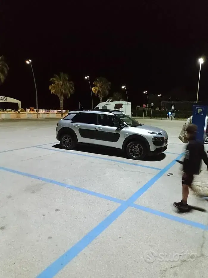 Usata Citroën C4 92 CV (67 kW) 2017 Grigio SUV