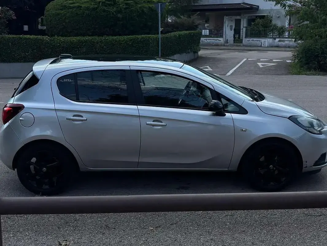 Usata Opel Corsa Cosmo 75 CV (55 kW) 2017 Grigio Utilitaria