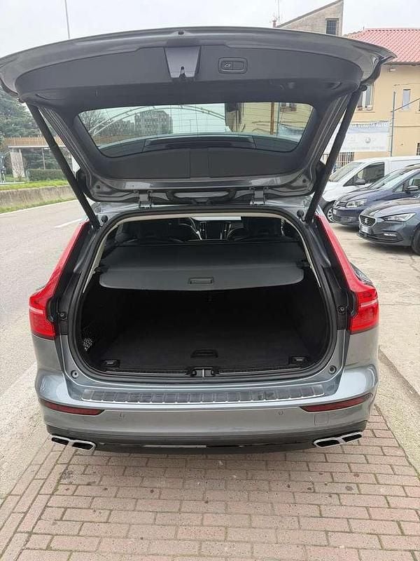 Usata Volvo V60 Inscription 150 CV (110 kW) 2019 Argento Station wagon