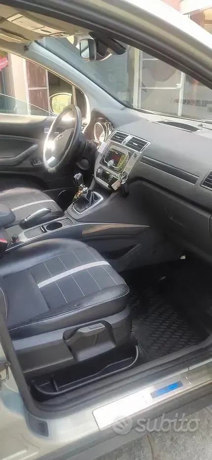 Usata Ford Kuga 136 CV (100 kW) 2008 Grigio SUV