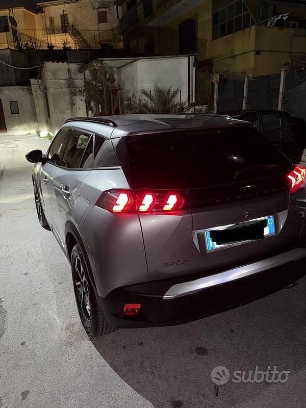 Usata Peugeot 2008 130 CV (95 kW) 2023 SUV