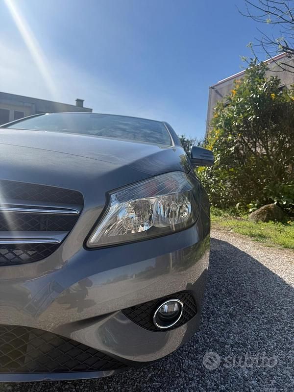 Usata Mercedes A180 108 CV (79 kW) 2015 Grigio Berlina