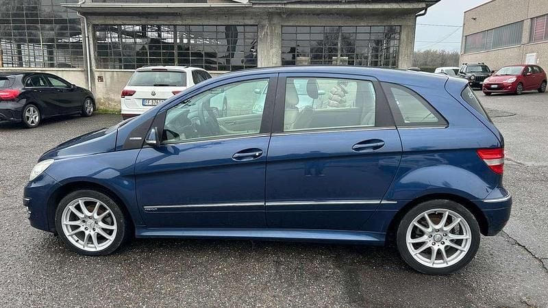 Usata Mercedes B180 Executive 116 CV (85 kW) 2011 Blu/azzurro Monovolume