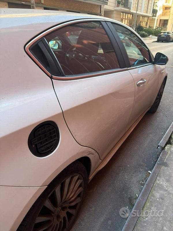 Usata Alfa Romeo Giulietta 170 CV (125 kW) 2010 Bianco Utilitaria