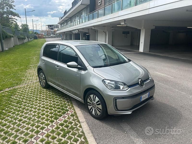 Usata VW e-up! 61 kW (83 CV) 2020 Grigio Utilitaria