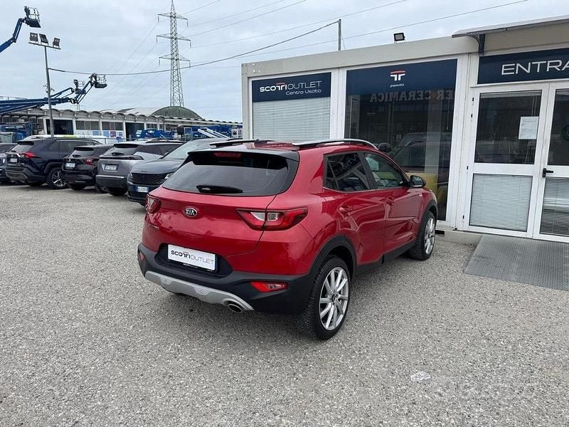Usata Kia Stonic Style 101 CV (74 kW) 2019 Rosso SUV