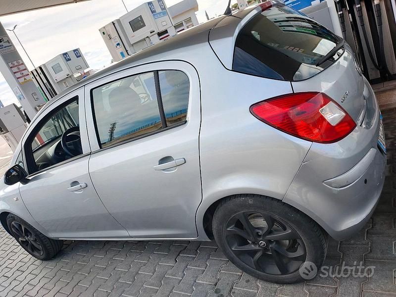 Usata Opel Corsa 2009 Grigio Utilitaria