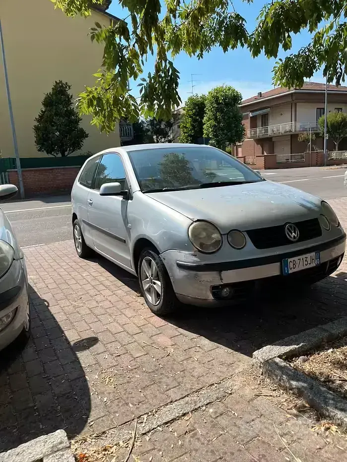 Usata VW Polo 75 CV (55 kW) 2002 Grigio Utilitaria