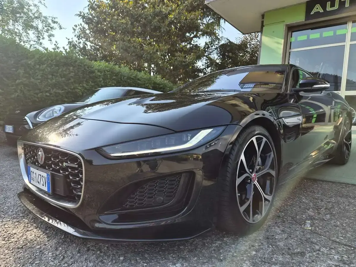 Usata Jaguar F-Type R-Dynamic 300 CV (220 kW) 2022 Nero Coupé