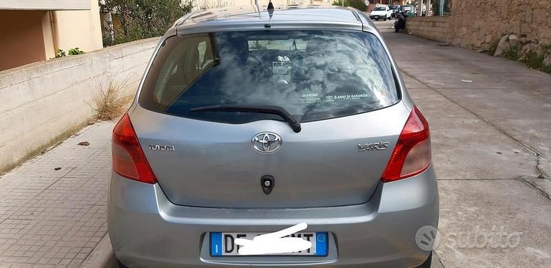 Usata Toyota Yaris 2006 Grigio Utilitaria