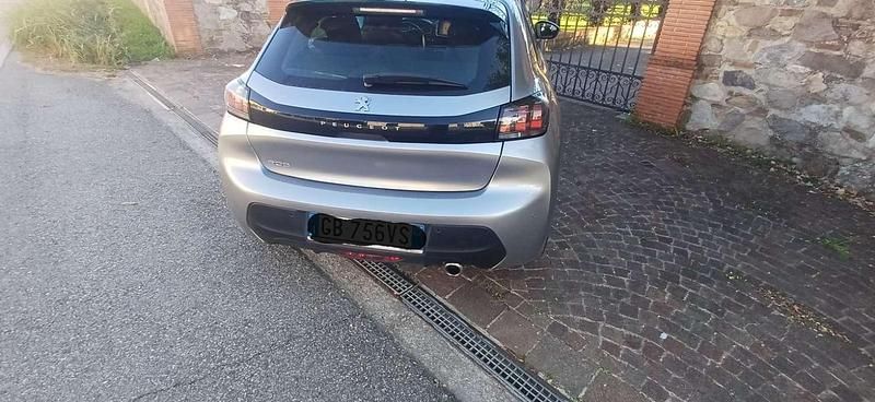 Usata Peugeot 208 Active 75 CV (55 kW) 2020 Utilitaria