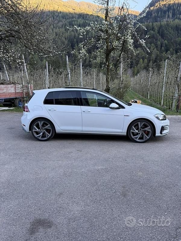 Usata VW Golf VII GTI 245 CV (180 kW) 2018 Bianco Berlina