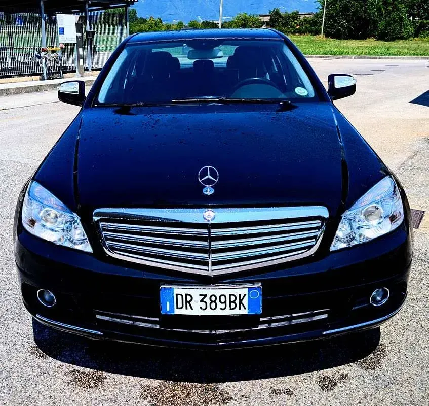 Usata Mercedes C220 Elegance 170 CV (125 kW) 2008 Nero Berlina