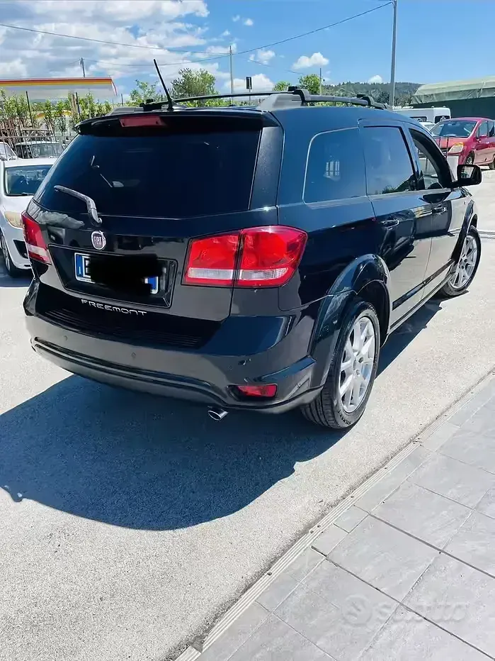 Usata Fiat Freemont 140 CV (102 kW) 2012 Nero SUV
