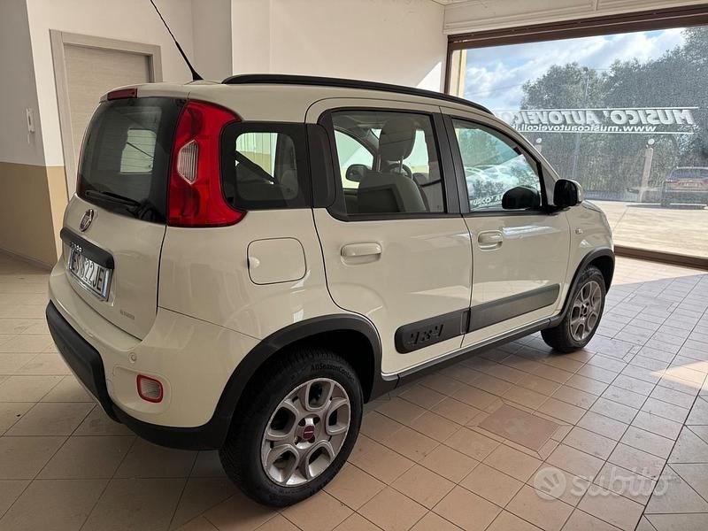 Usata Fiat Panda 4x4 S 75 CV (55 kW) 2013 Bianco Utilitaria