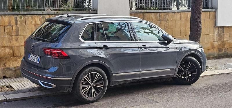 Usata VW Tiguan Elegance 150 CV (110 kW) 2024 Grigio SUV