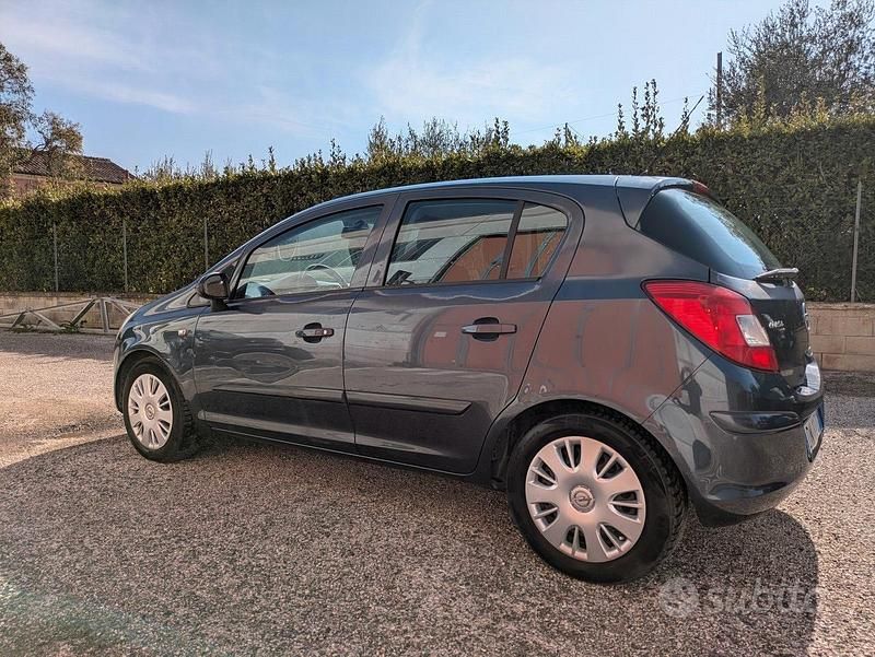 Usata Opel Corsa 80 CV (58 kW) 2007 Blu Utilitaria