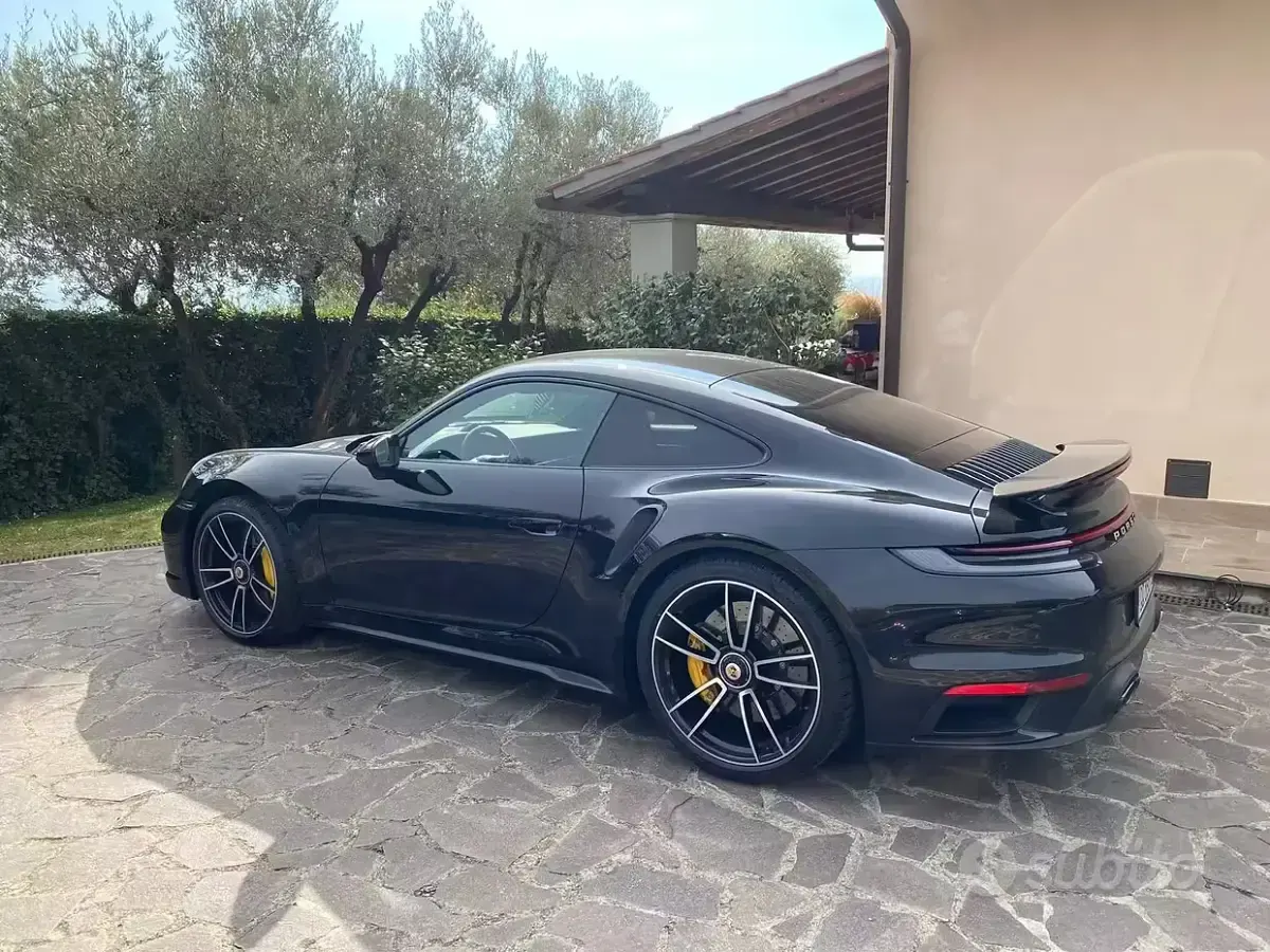 Usata Porsche 992 650 CV (478 kW) 2021 Nero Coupé