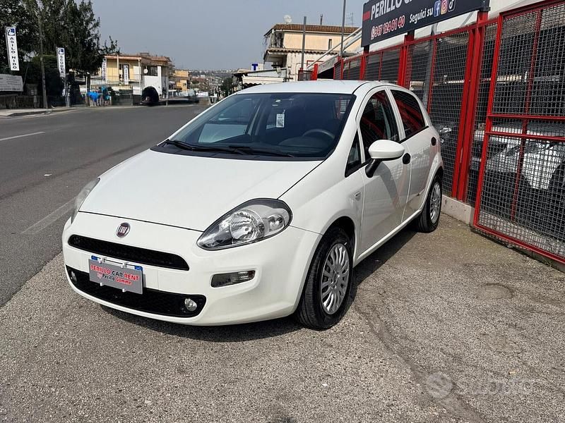 Usata Fiat Punto Lounge 77 CV (56 kW) 2016 Bianco Utilitaria