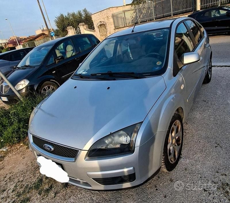 Usata Ford Focus 90 CV (66 kW) 2007 Grigio Berlina