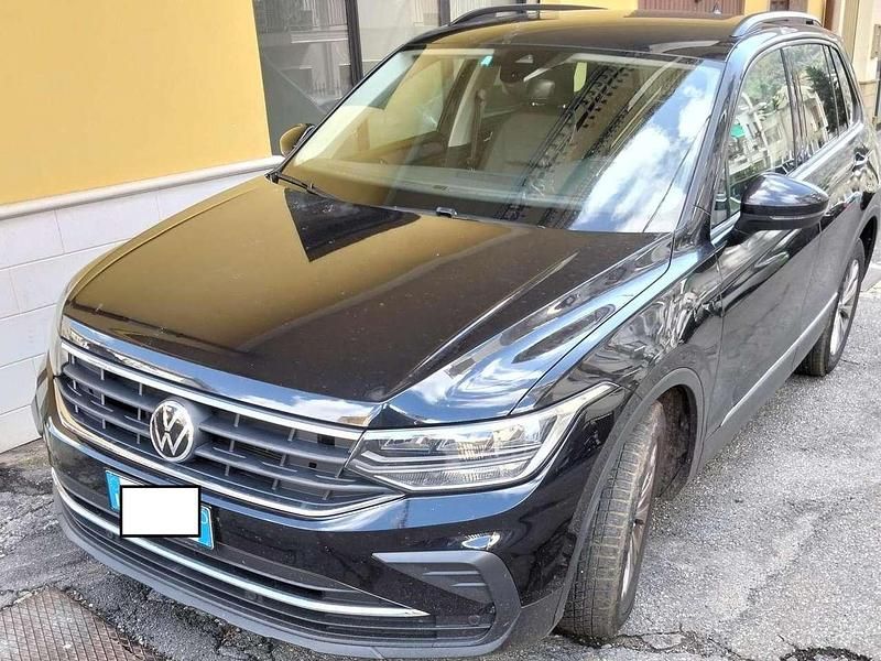 Usata VW Tiguan Life 150 CV (110 kW) 2021 Nero SUV