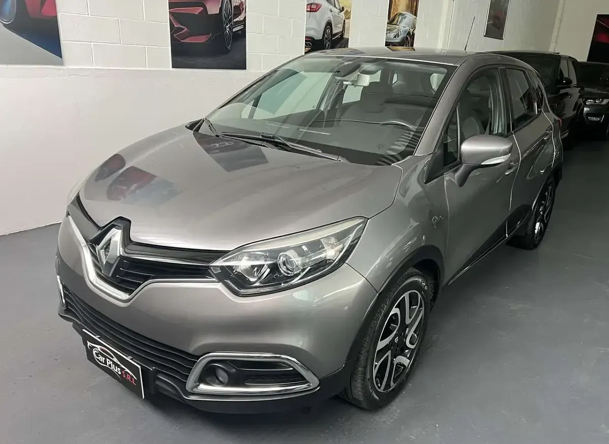 Usata Renault Captur 90 CV (66 kW) 2014 Grigio SUV