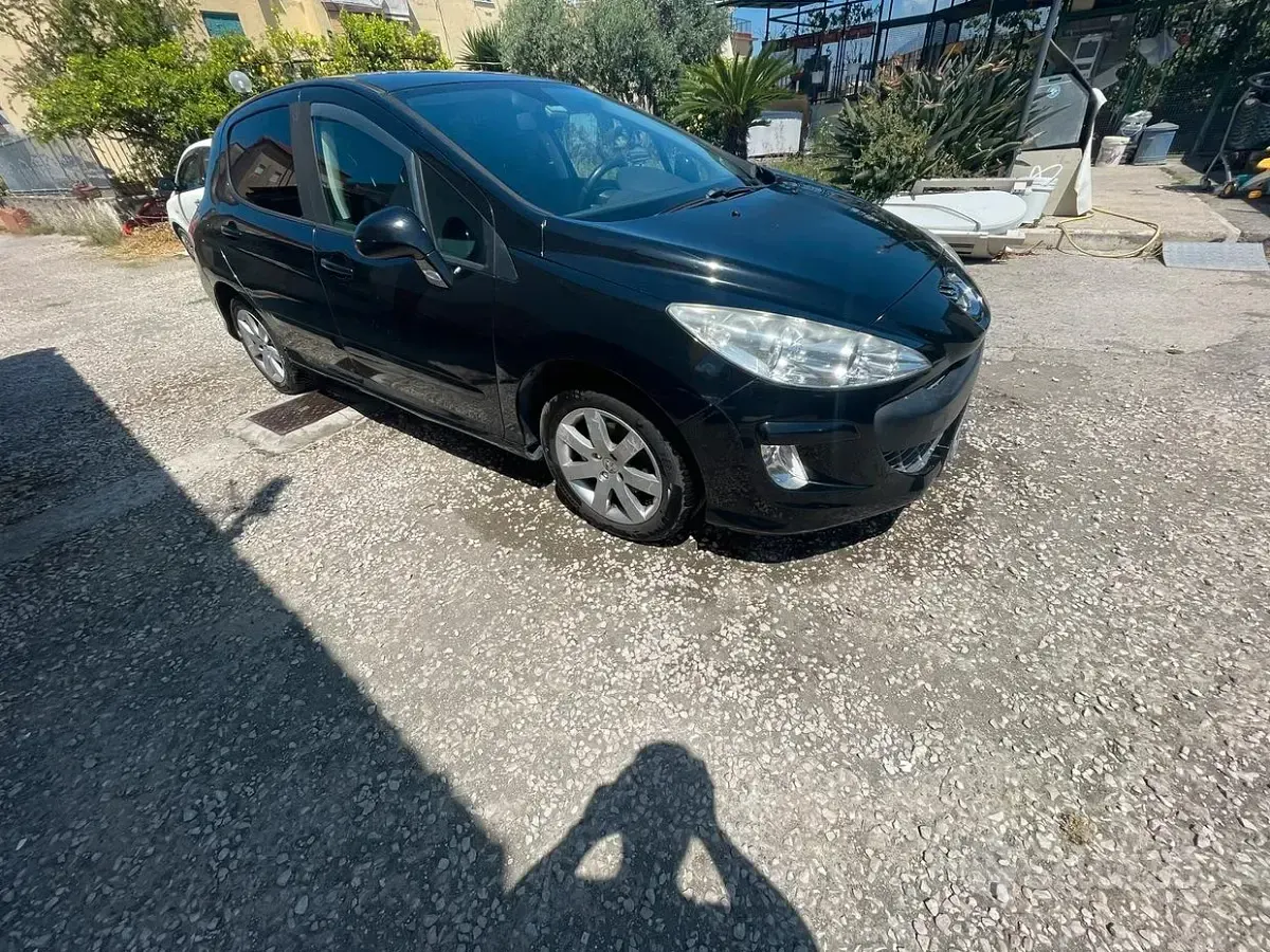 Usata Peugeot 308 112 CV (82 kW) 2008 Nero Berlina