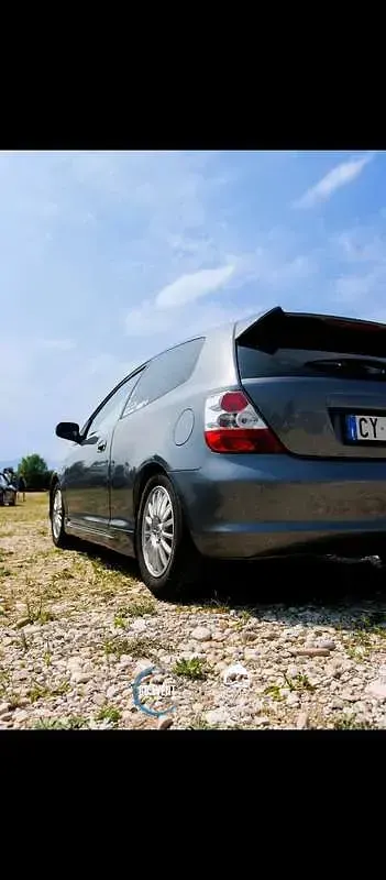 Usata Honda Civic 101 CV (74 kW) 2005 Grigio Berlina