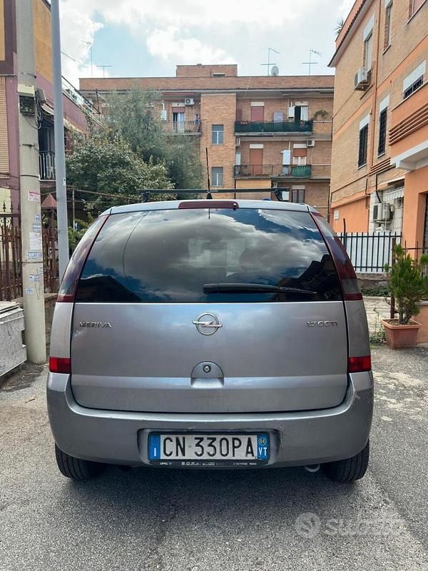 Grigio Usata 2004 Opel Meriva Monovolume | 500 € (Ottimo prezzo) - Immagine 1/4