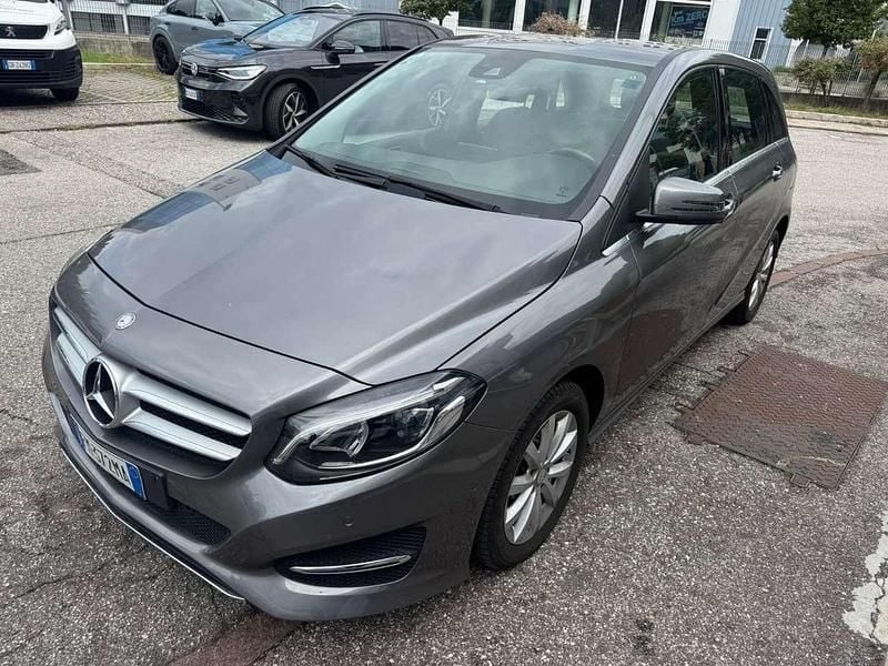 Usata Mercedes B200 136 CV (100 kW) 2015 Other Monovolume