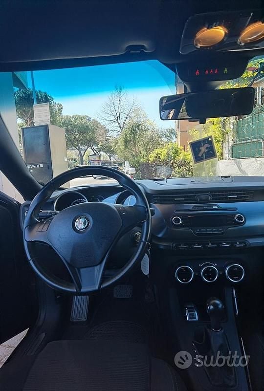 Usata Alfa Romeo Giulietta Distinctive 170 CV (125 kW) 2013 Nero Utilitaria