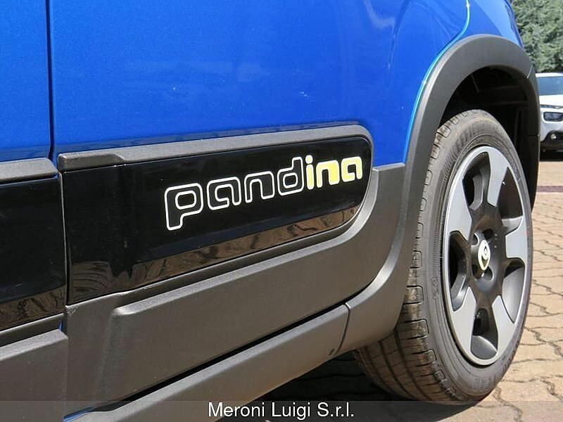 Usata Fiat Panda Cross Cross 70 CV (51 kW) 2025 Blu Utilitaria