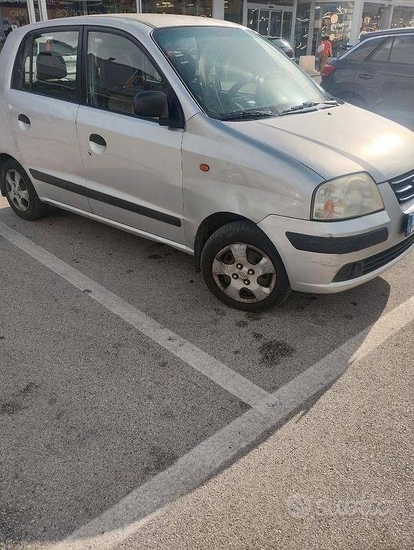 Usata Hyundai Atos 59 CV (43 kW) 2003 Grigio Utilitaria